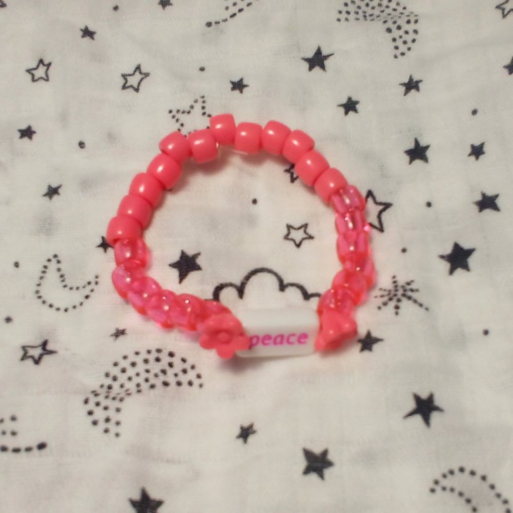 Handmade bracelet with pony beads.